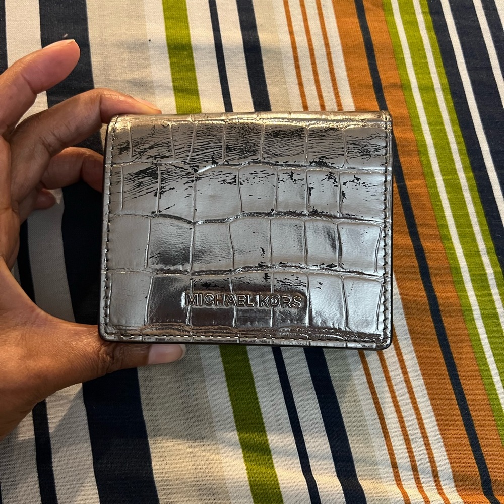 Michael Kors - Silver wallet